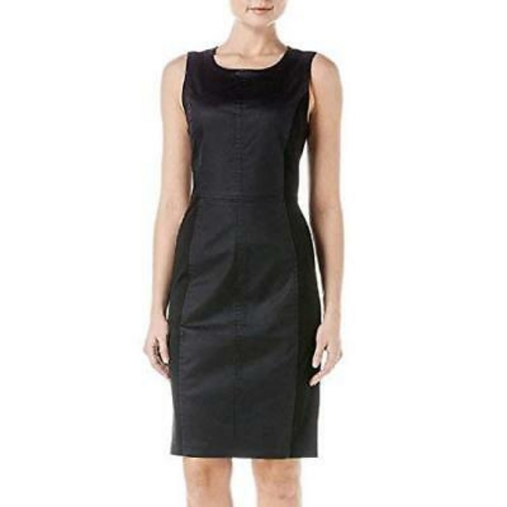 Black sleeveless dress